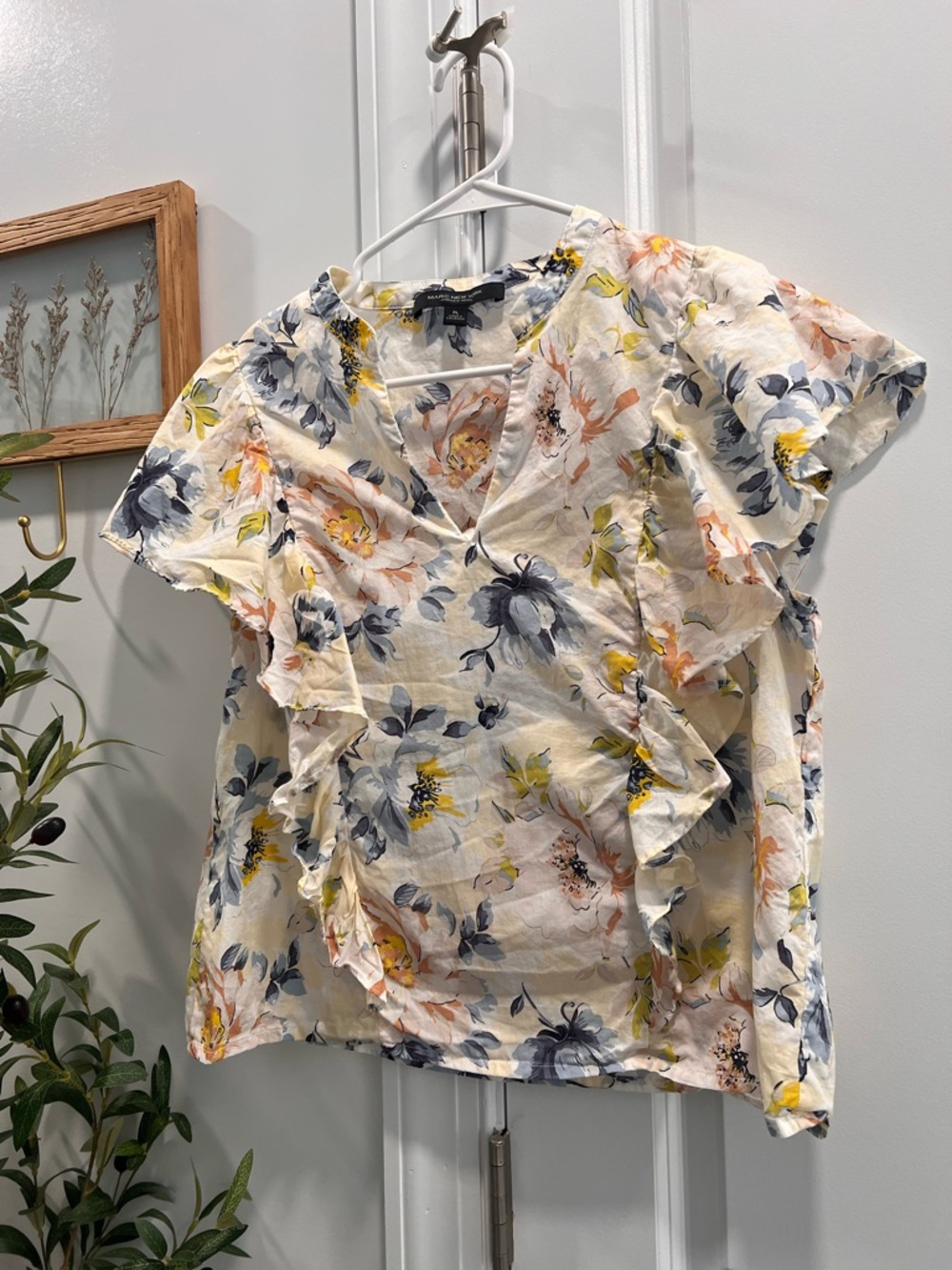 Marc New York Cream Floral Ruffle V-Neck Blouse